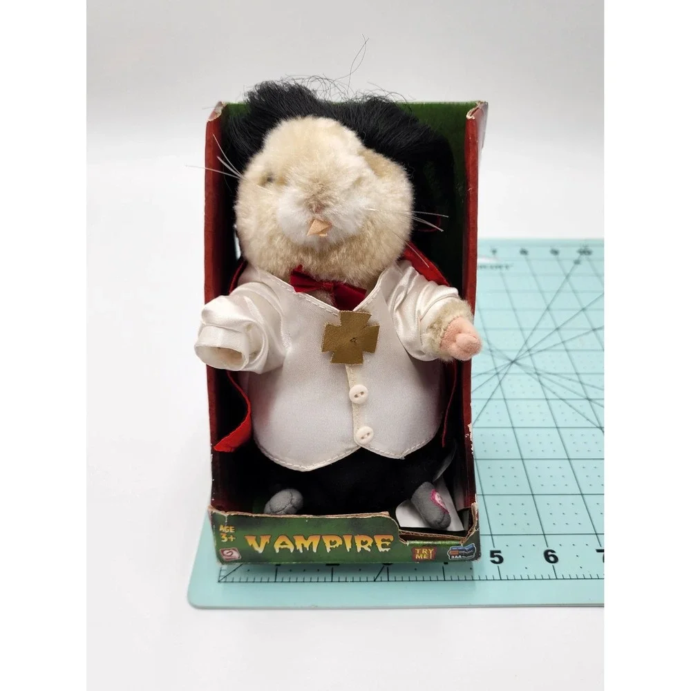 Gemmy Singing‎ Hamster in Dracula Costume Vampire Halloween NIB Vtg